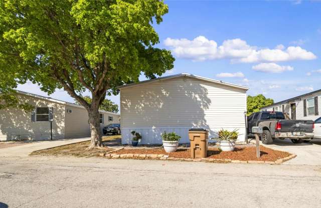 4905 NE 2nd Way photos photos