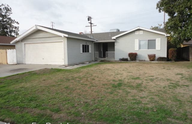 584 Dexter Ave - 584 Dexter Avenue, Porterville, CA 93257