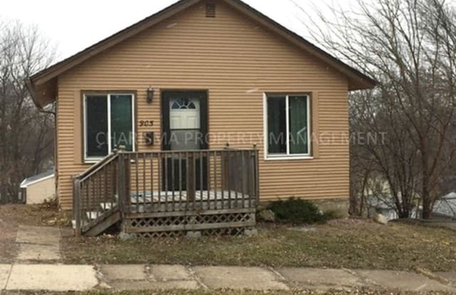 905 N Blauvelt Avenue - 905 North Blauvelt Avenue, Sioux Falls, SD 57103