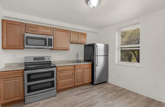 Lovely 3 Bedroom 2 Bathroom Rowhome for Rent Gallery 4