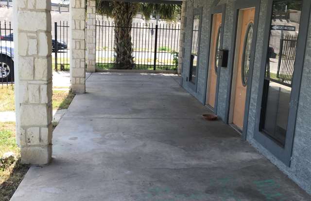 525 Prado Street Gallery 2