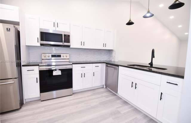 2315 SW 22nd Ave photos photos