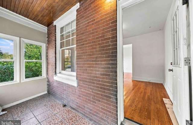 238 OSBORNE STREET Gallery 3