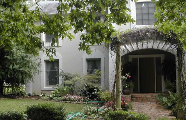 2611 Plantation Road Gallery 2