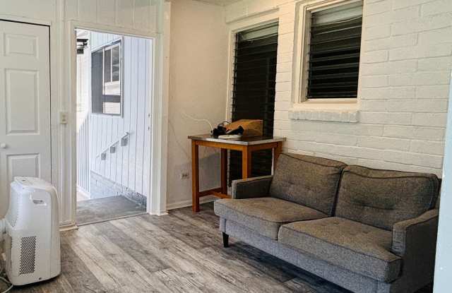 Spacious 1 Bedroom in Nuuanu with AC, Parking, Outdoor Patio Gallery 3