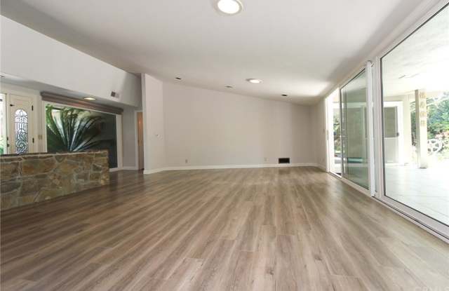 916 W Santa Clara Avenue Gallery 4