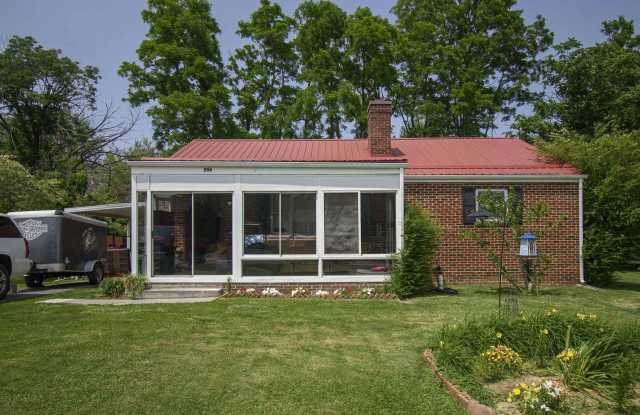 206 Broce Drive - 206 Broce Drive, Blacksburg, VA 24060