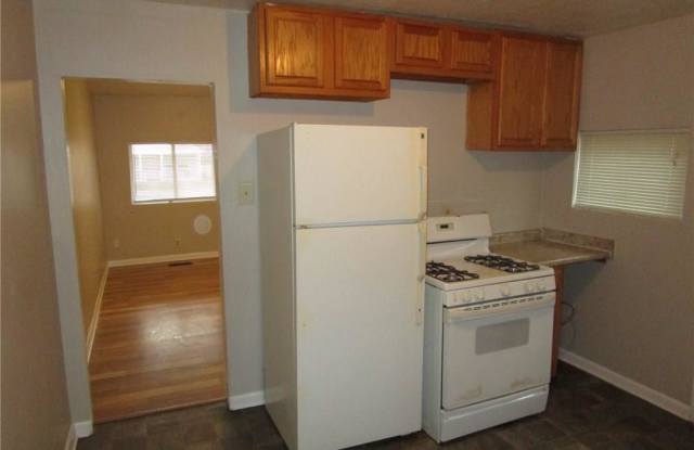 2844 North Chester Avenue Gallery 4