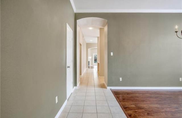 4876 Van Zandt Drive Gallery 3