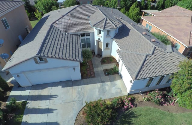 3053 Everglade Ave - 3053 Everglade Avenue, Clovis, CA 93619