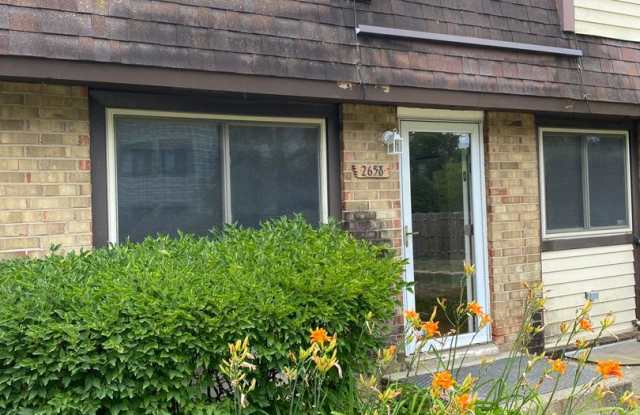 2/3 Bedroom Townhouse in Gurnee School Dist photos photos 2/3 Bedroom Townhouse in Gurnee School Dist photos photos