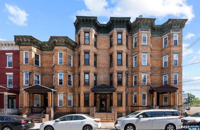 378 Baldwin Avenue 1L photos photos