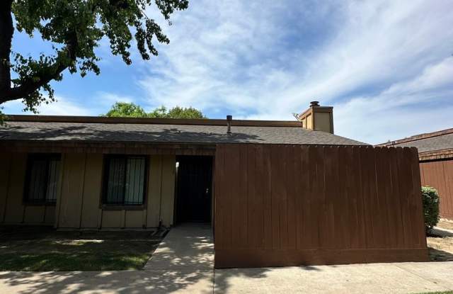 5181 E Olive, Unit 118 - 5181 East Olive Avenue, Fresno, CA 93727