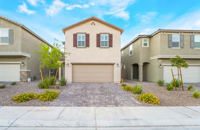 Modern Comfort  Style w/ Low-Maintenance Yard! photos photos