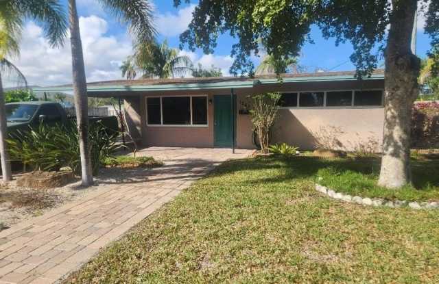 1261 NE 2nd St photos photos