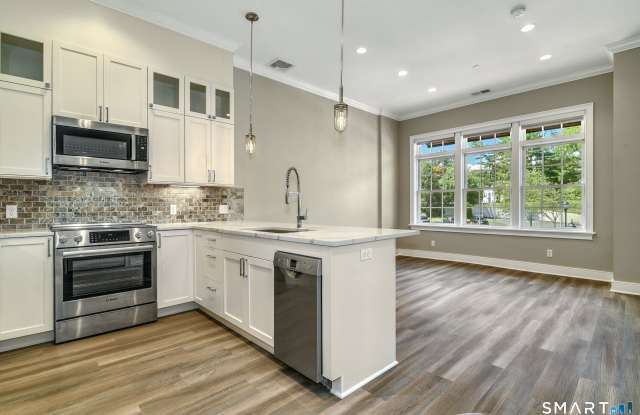 1077 Boston Post Road Gallery 3