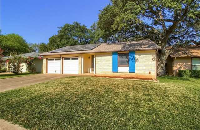 AVAILABLE FOR MOVE IN APRIL 7th - PRIME LOCATION!!! Gallery 3