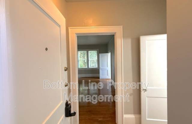 2108 E 7th St #3 Gallery 2