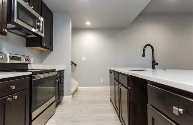 415 W Elm Street photos photos