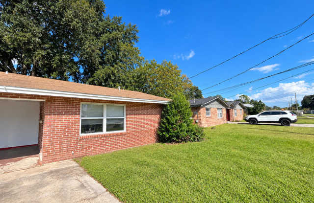 6075 Longchamp Drive Gallery 3
