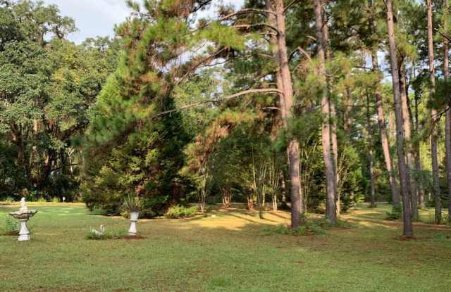 Furnished spacious 3/2.5 home. Corporate and long term rentals welcome. photos photos