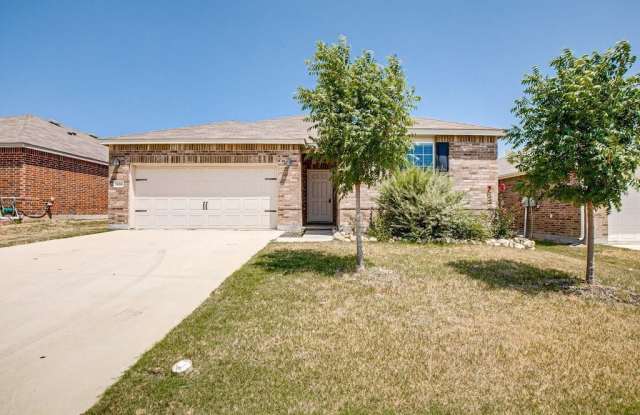 424 Chert Lane - 424 Chert Lane, Fort Worth, TX 76131