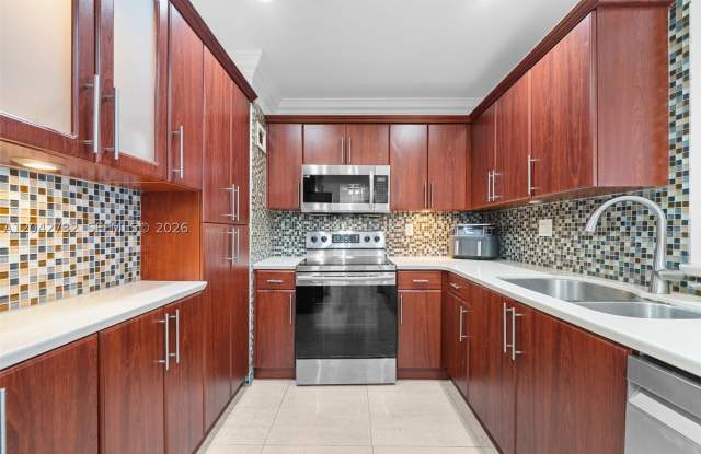 20100 W Country Club Dr Gallery 3