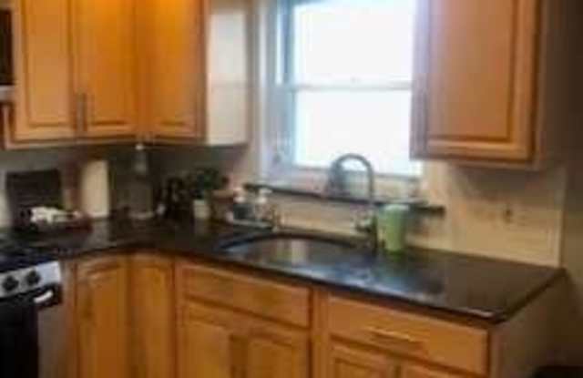 488  Colonial Terrace Gallery 2