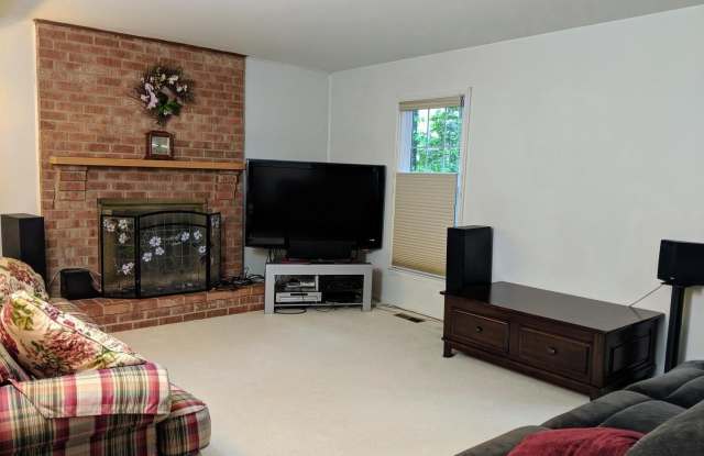 8465 SEVAN Court Gallery 4