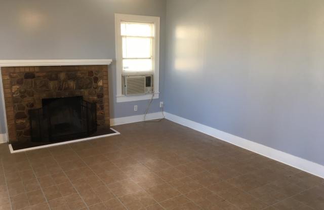 Adorable & Affordable 2 bedroom house!! photos photos