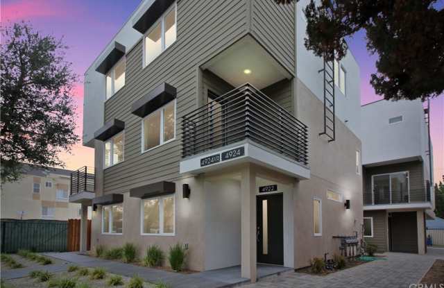 4922 Laurel Canyon Boulevard Gallery 4