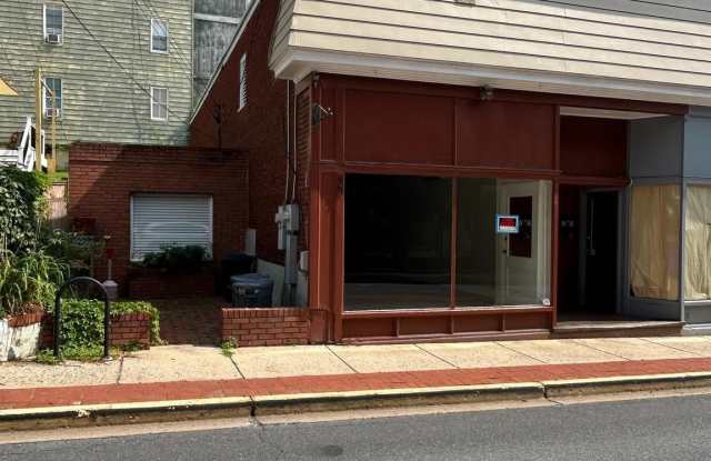 27 W POTOMAC Street Gallery 1