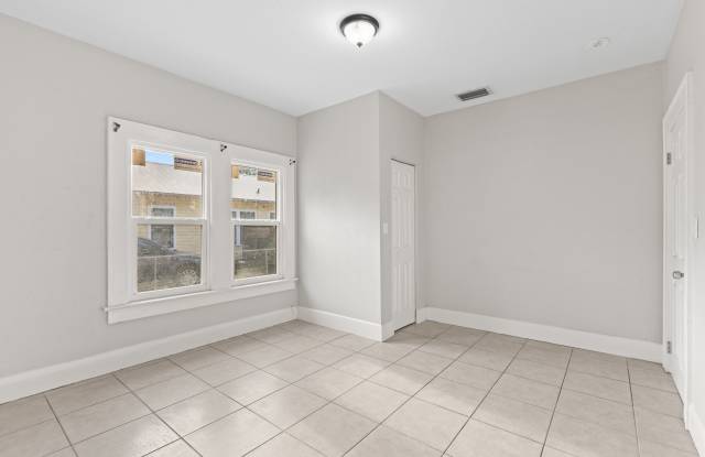 1718 4th Avenue East Gallery 1