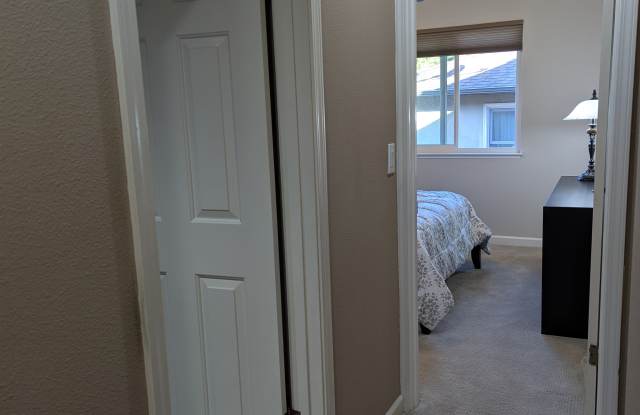 2652 Hillcrest Avenue photos photos