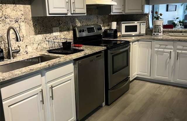5414 SW 44th Ave photos photos