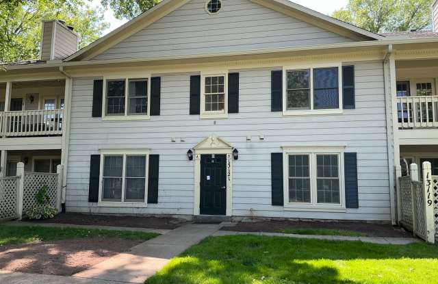 Very well maintained 2-bedroom 2-bath condo with loft located in the Waters House Community in Germantown photos photos