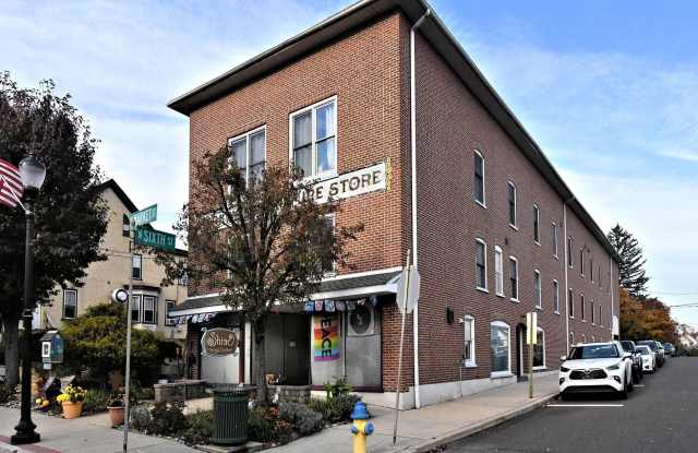 601 W MARKET Street unit: 100 photos photos