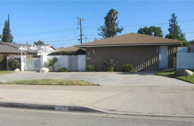 2323 E Garfield Avenue - 2323 East Garfield Avenue, Orange, CA 92867