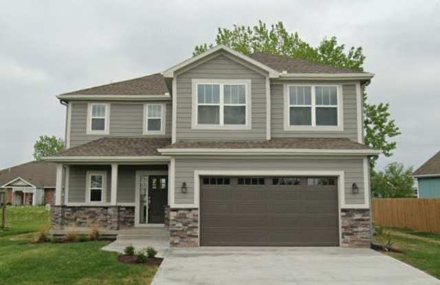 401 N Pine St - 401 North Pine Street, Gardner, KS 66030