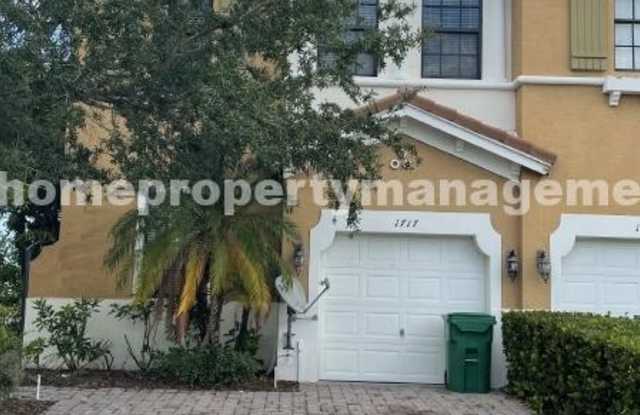 1717 SW Umbria St. photos photos