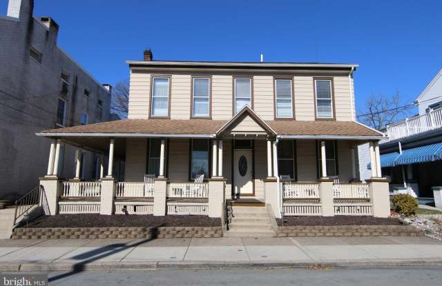 209 N UNION Street Gallery 1