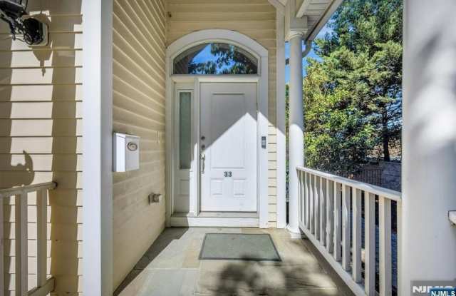 33 E Linden Avenue Gallery 2