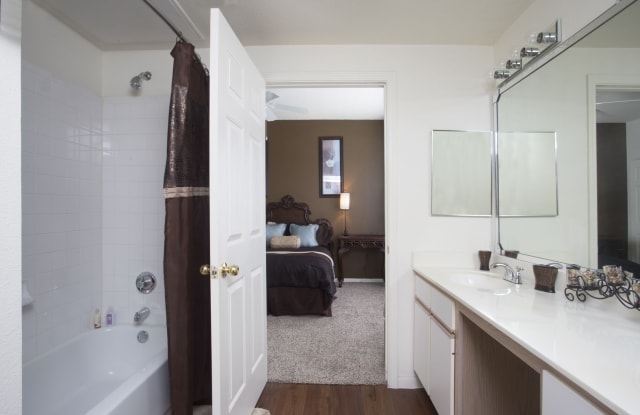 Las Palmas Apartments Gallery 3