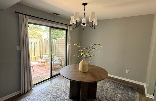 7818 Hummingbird Lane Gallery 3
