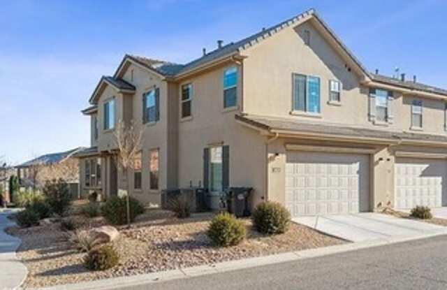 Modern Desert Living in a Bright & Spacious Townhome photos photos