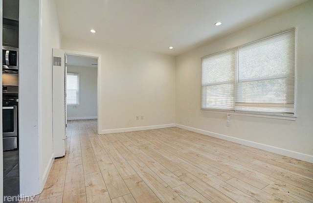 1749 Cedar Avenue Gallery 2