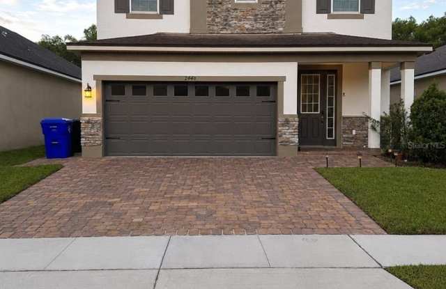 2440 VARENNA Loop Gallery 1