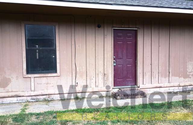 Cozy 2-Bedroom with Easy Town Access photos photos