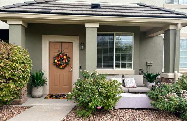 2 bed, plus office - Ground Floor Corner Condo Gallery 3