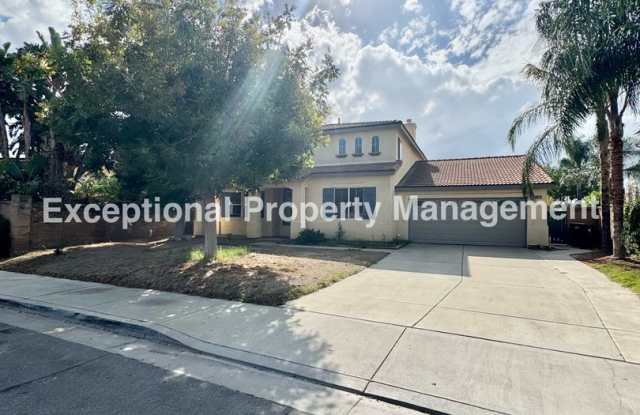 Ready to move in 5 bedroom 3 bath with a loft and 4 car tandem garage Gallery 1
